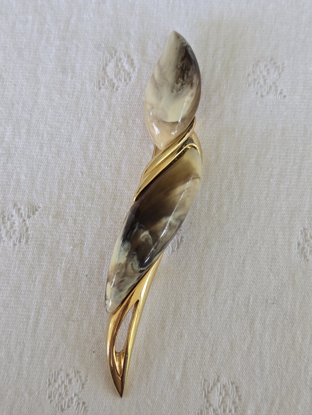 Vintage Gold-Tone Verducci Brooch with Cream and Brown Marbled Resin Auger Shell